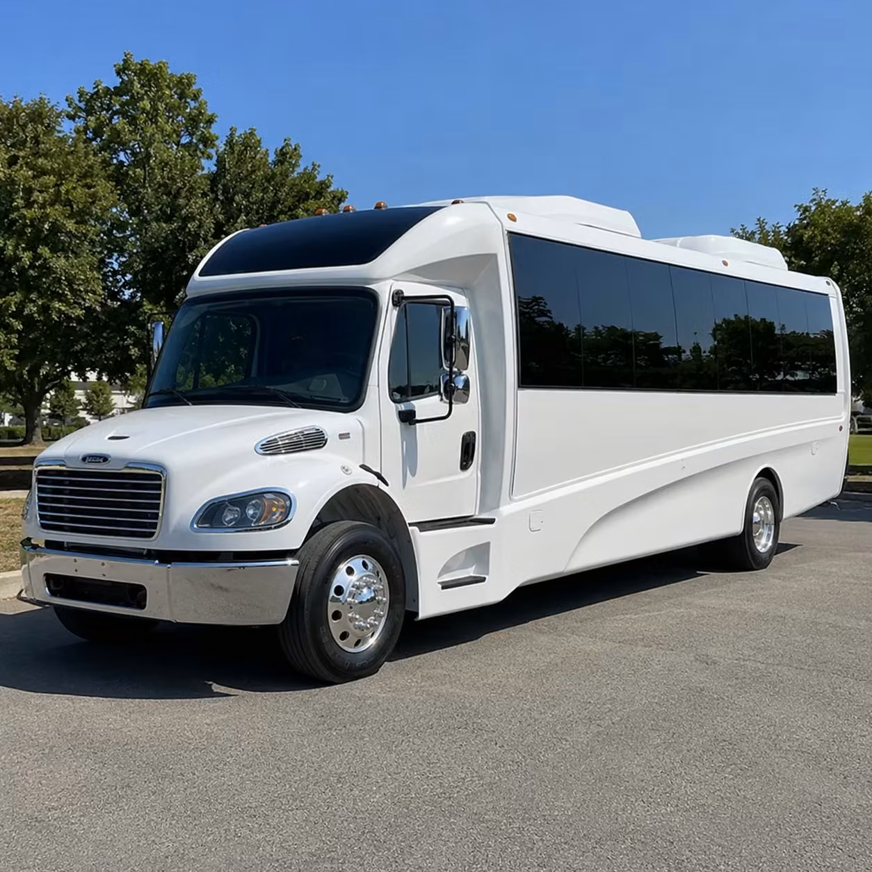 newark 28 passenger minibus rental